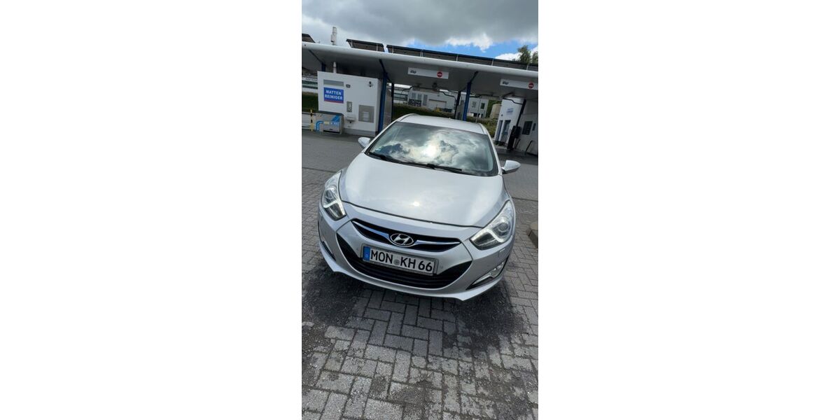 Hyundai i40 230.000 km 6.000 &euro; Monschau 52156