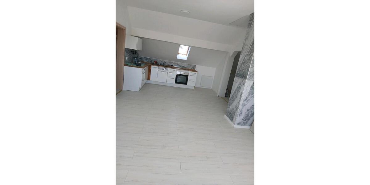 Dachgeschoßwohnung Eggenfelden - 4 Zimmer, 85 m&sup2;, 11&euro; | Angebot:26413715