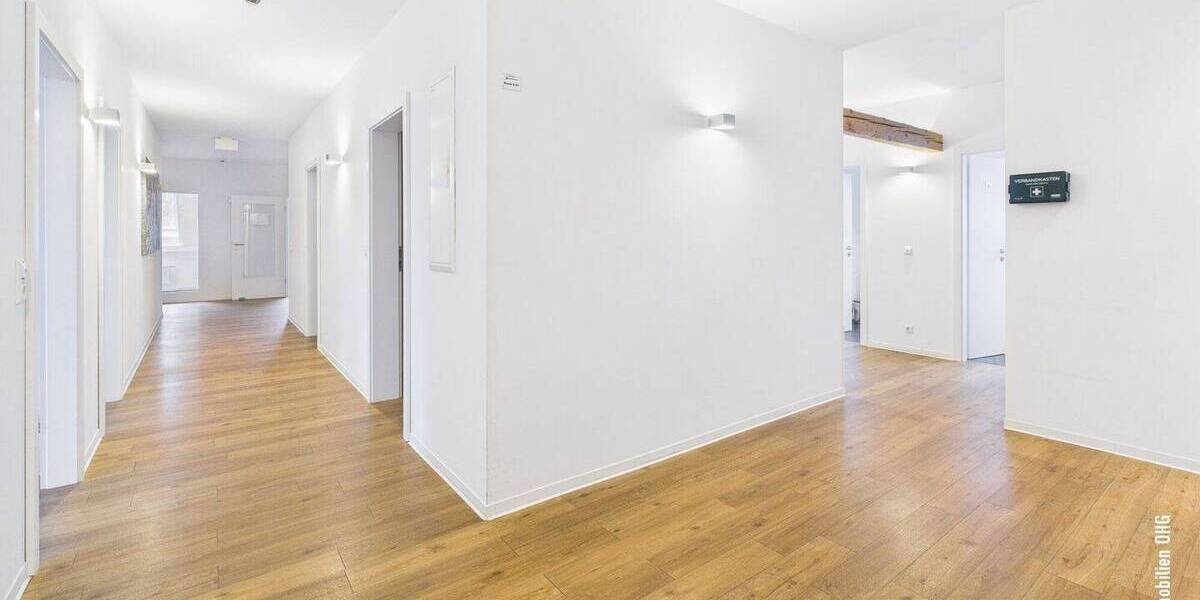 Gewerbeobjekt Stade Barge - 3 Zimmer, 569 m&sup2;, 1.800.000&euro; | Angebot:26378079