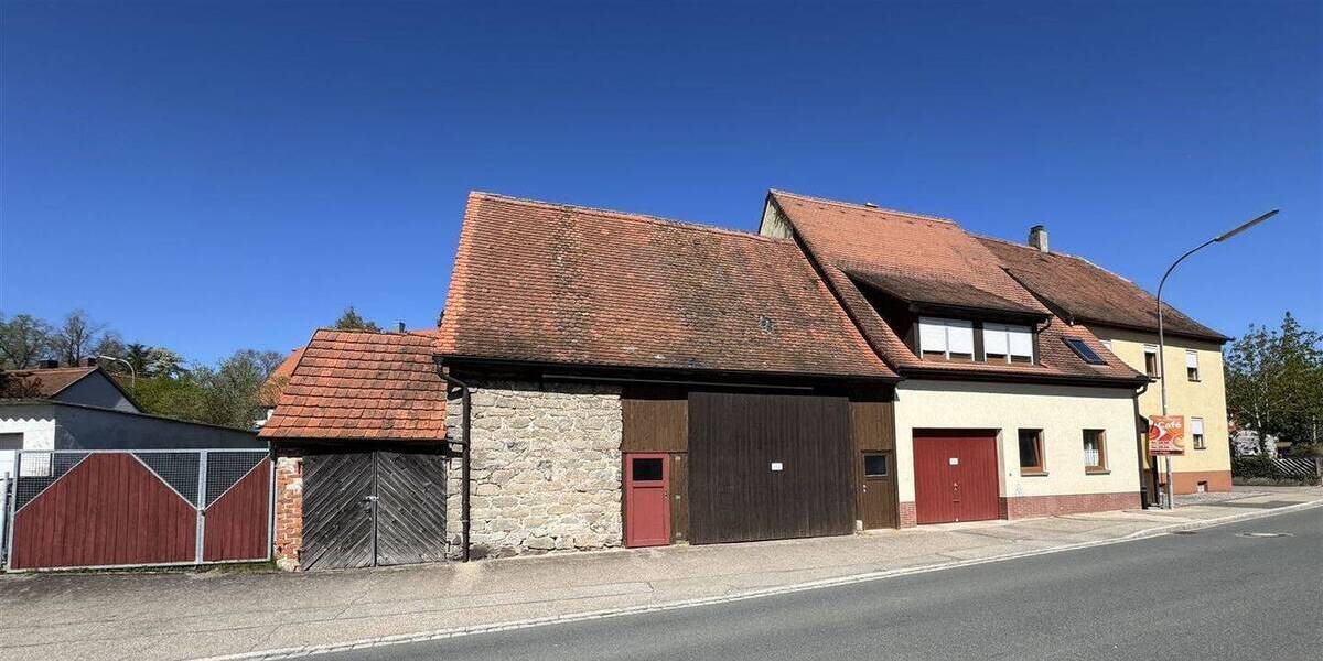 Mehrfamilienhaus, Wohnhaus Leutershausen - 8 Zimmer, 205 m&sup2;, 429.000&euro; | Angebot:26417545