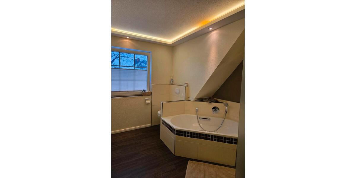 Maisonettenwohnung Fredenbeck - 7 Zimmer, 200 m&sup2;, 2.100&euro; | Angebot:25181153