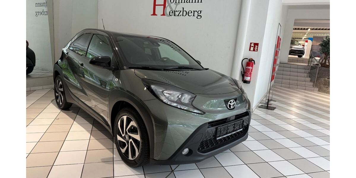 Toyota Aygo (X) 30.590 km 14.490 &euro; Siegburg 53721