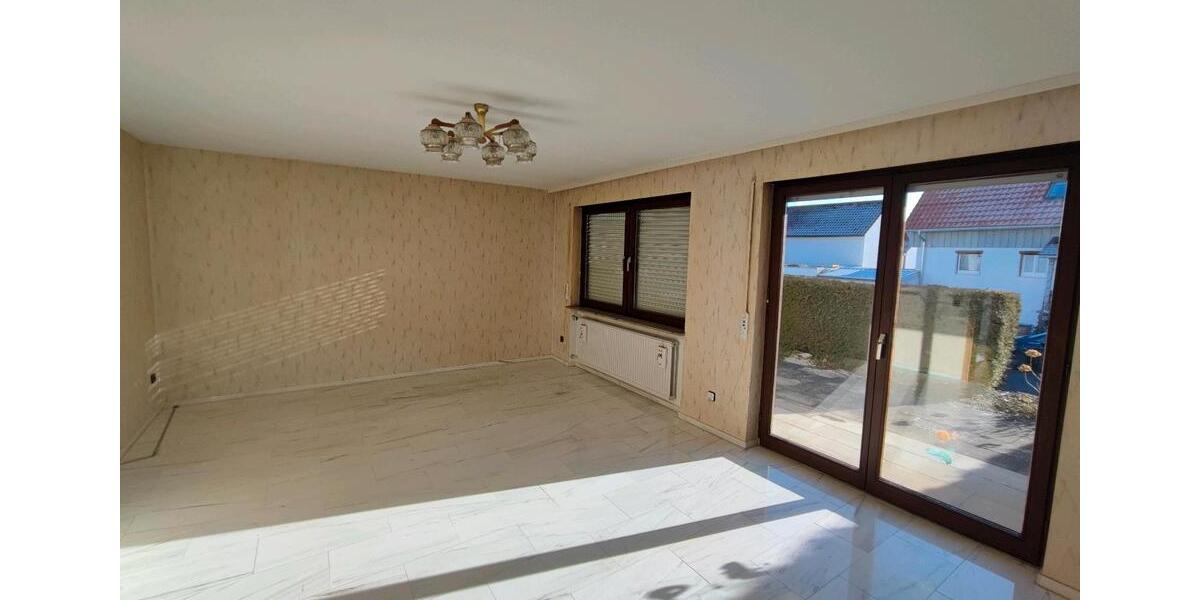 Doppelhaushälfte Leonberg - 6 Zimmer, 146 m&sup2;, 550.000&euro; | Angebot:25402590