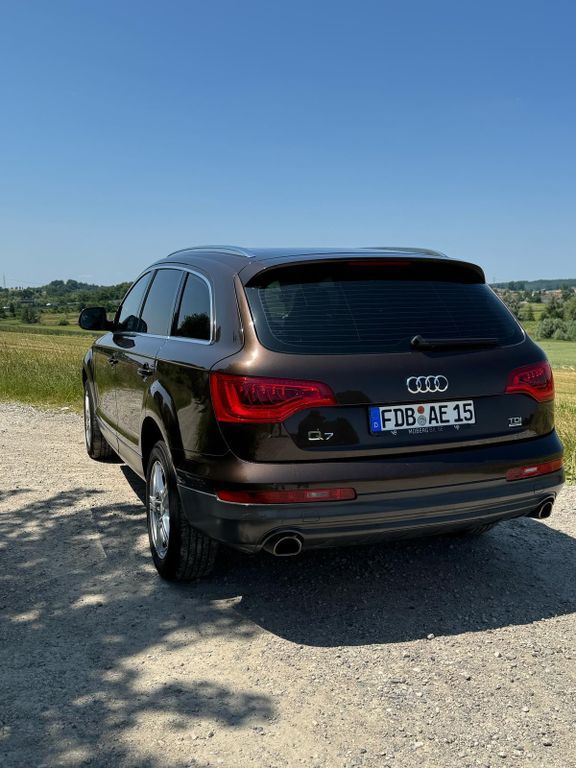 Q7