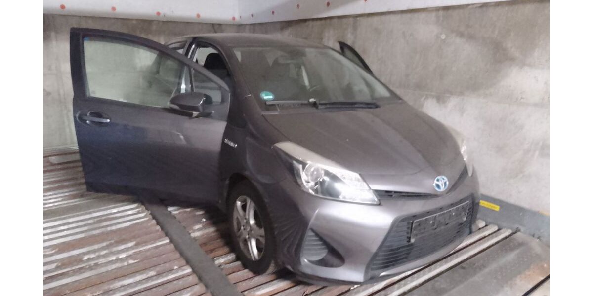 Toyota Yaris 110.200 km 8.550 &euro; Eggenstein - Leopoldshafen 76344