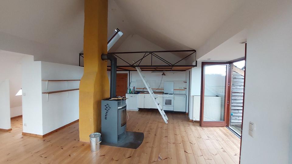 Schöne Studiowohnung unterm Dach, 55 qm 2 zimmer