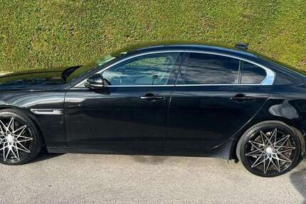 Jaguar XE 144.500 km 12.300 € München 81475