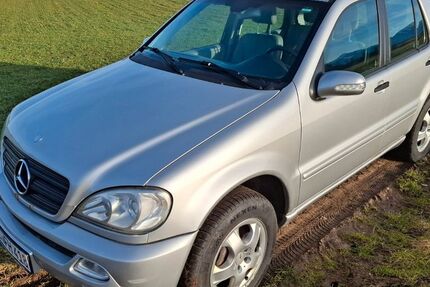 Mercedes-Benz ML 270 271.605 km 2.800 &euro; Grabenstätt 83355