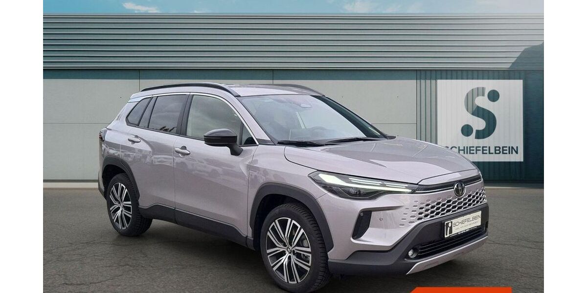 Toyota Corolla Cross 1.900 km 38.980 &euro; Hoyerswerda 02977