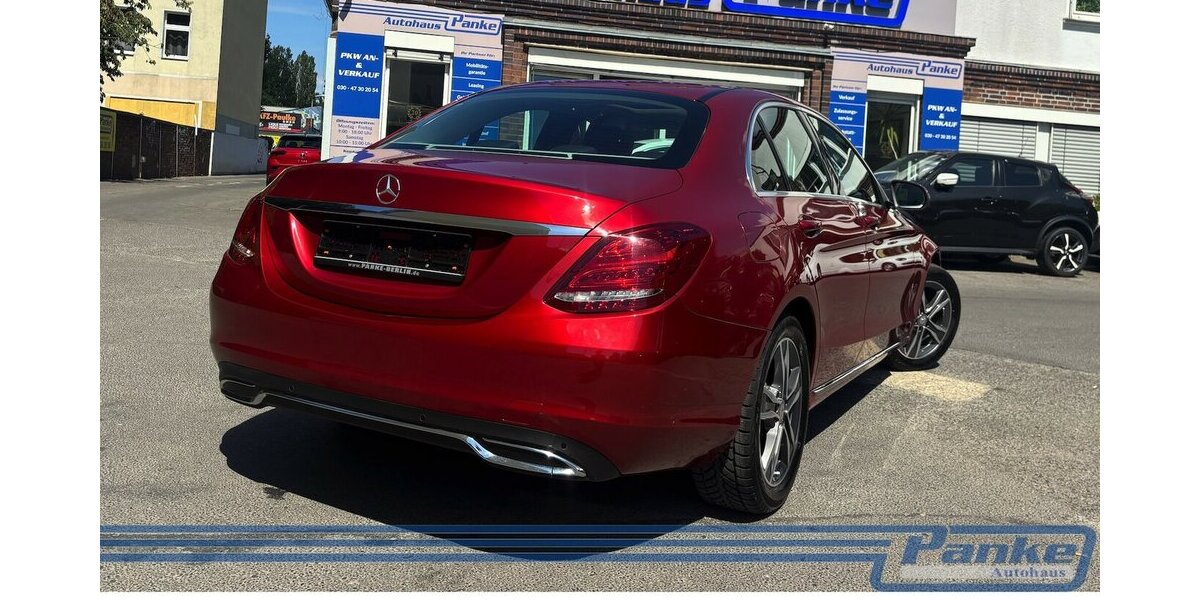 Mercedes-Benz C 180 CGI Lim. Aut.*SchiebD*HUD*LED*PDC*Memo*SH 50.435 km 17.990 &euro; Berlin 13187