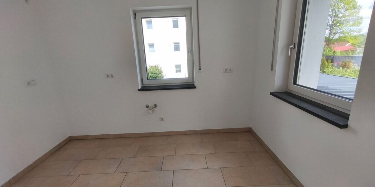 Wohnen wie im eigenen Haus! 4-Zi WFL 114 m² Ki-Z-Gäste-Z-Home-Office Terrasse-Garten 2 Tiefgaragenplätze ab sofort. - Erdgeschoßwohnung Kemnath Beste Lage | Angebot:26490228