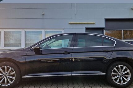 VW Passat 89.950 km 15.893 € Neukirchen-Vluyn 47506