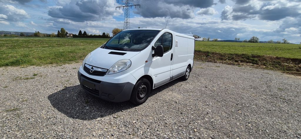 Opel Vivaro 184.000 km 6.950 &euro; Pforzheim 75179