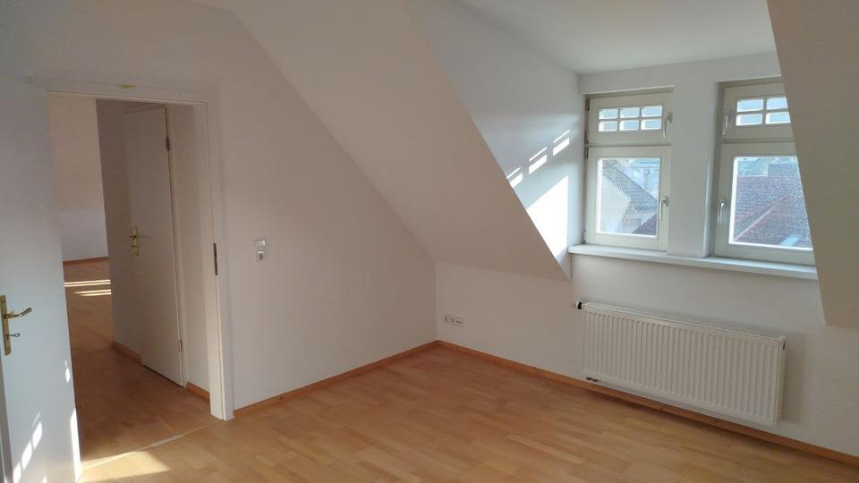 Dachgeschoßwohnung Nordhausen - 3 Zimmer, 88 m&sup2;, 654&euro; | Angebot:26617658