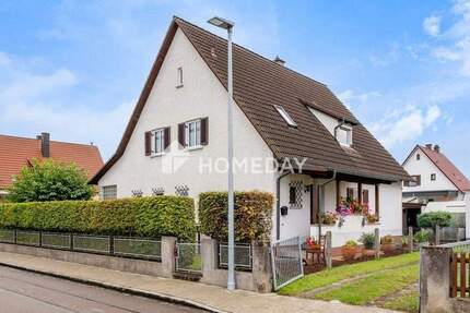 Zweifamilienhaus mit großem Garten, Garage und vielseitigem Potenzial 6 zimmer