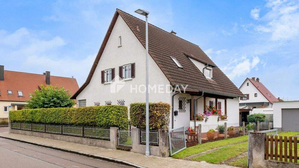 Zweifamilienhaus mit großem Garten, Garage und vielseitigem Potenzial 6 zimmer