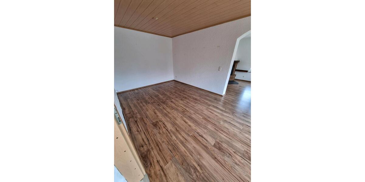 Einfamilienhaus Gillenfeld - 9 Zimmer, 250 m&sup2;, 335.000&euro; | Angebot:25512713
