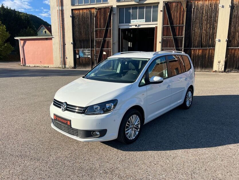 VW Touran 155.257 km 8.490 € Treuchtlingen 91757