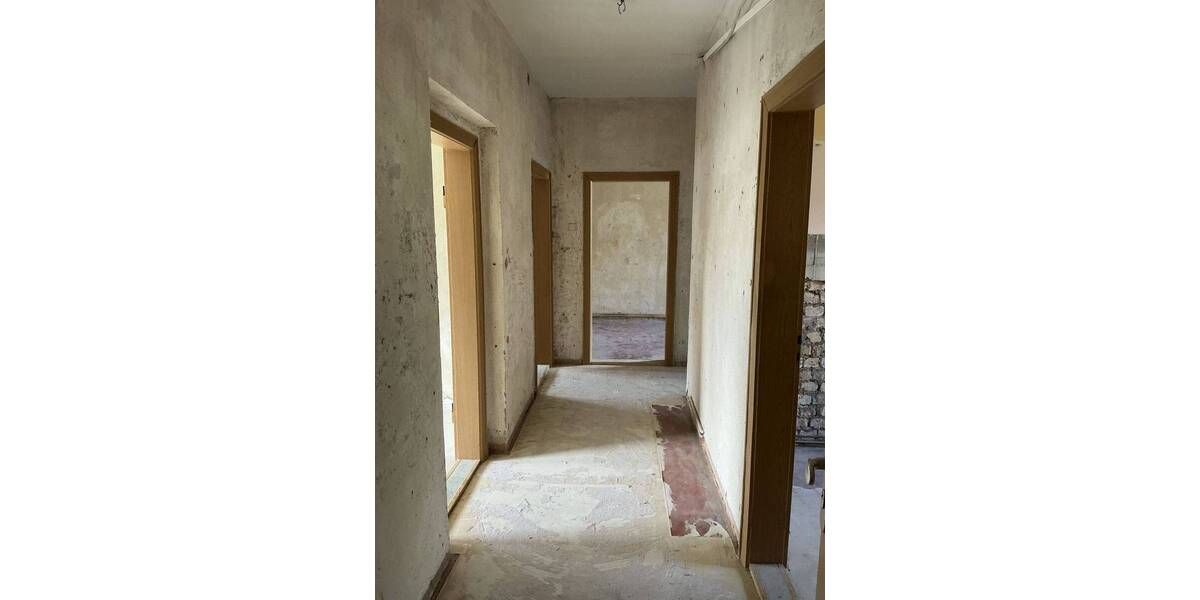 Etagenwohnung Bitterfeld-Wolfen Wolfen - 3 Zimmer, 65 m&sup2;, 50.000&euro; | Angebot:25802521