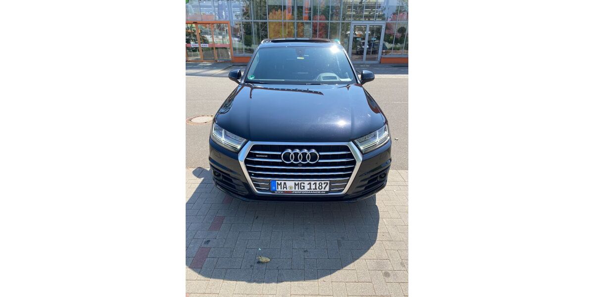 Audi Q7 222.000 km 28.449 &euro; Mannheim 68159