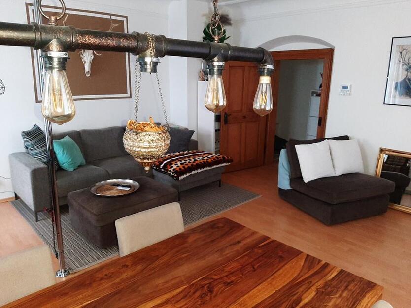 Altbau-Wohnung 61qm 2Zi EBK in Amberger Altstadt ab 01.09.2025
