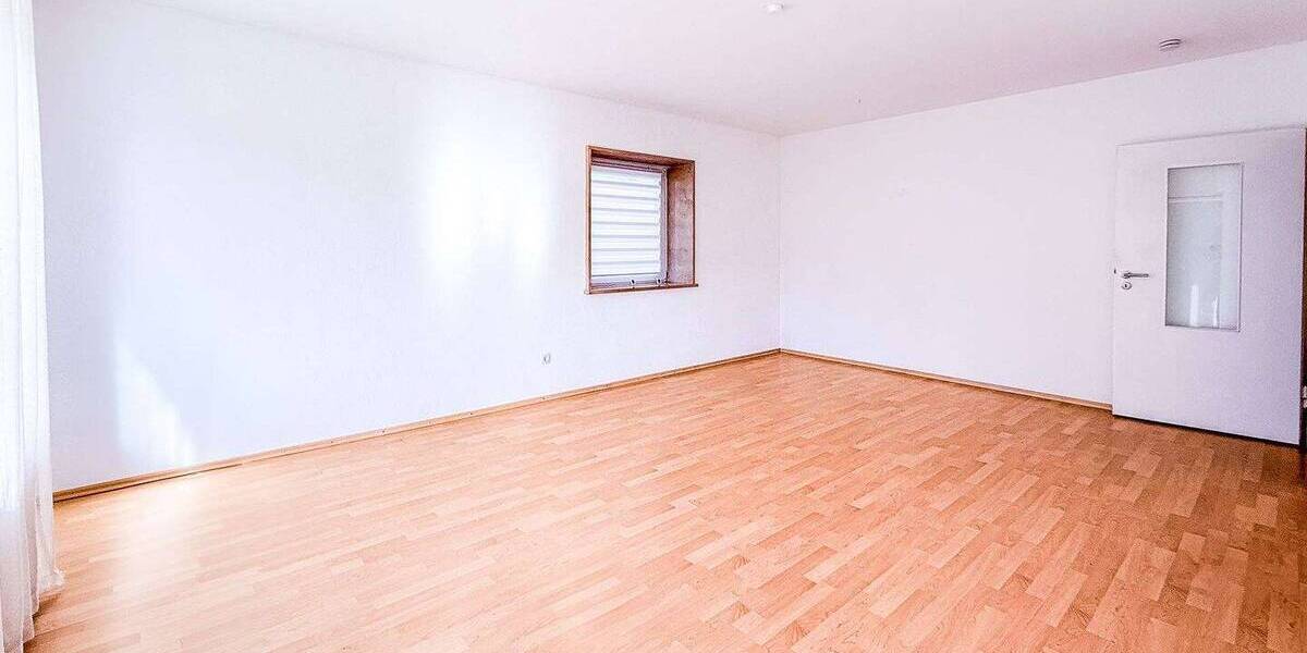 Etagenwohnung Gerbrunn - 4 Zimmer, 104 m&sup2;, 365.000&euro; | Angebot:26609032