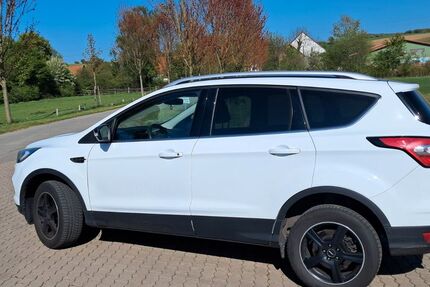Ford Kuga 77.000 km 15.200 &euro; Lemgo 32657