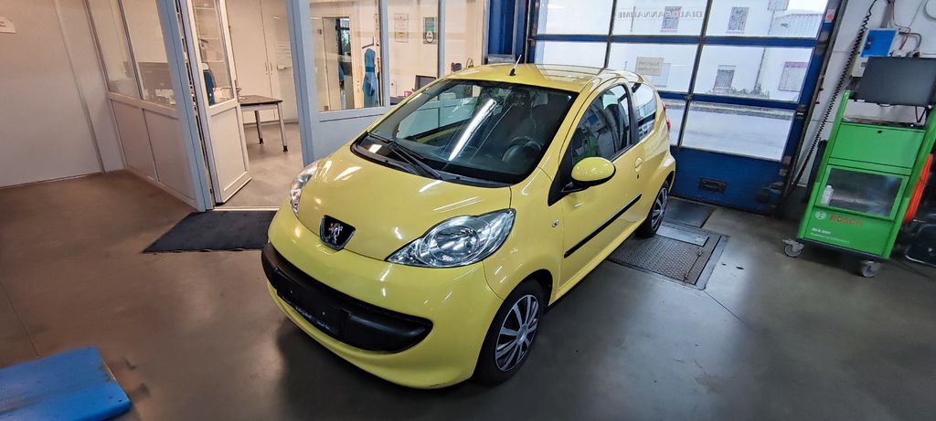 Peugeot 107 105.500 km 2.500 &euro; Tambach-Dietharz 99897