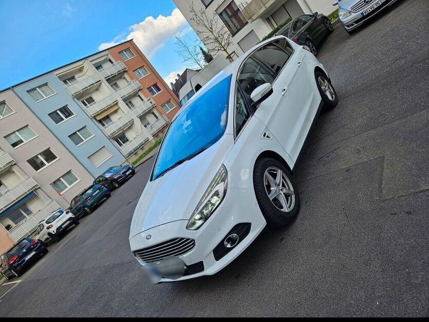 S-Max