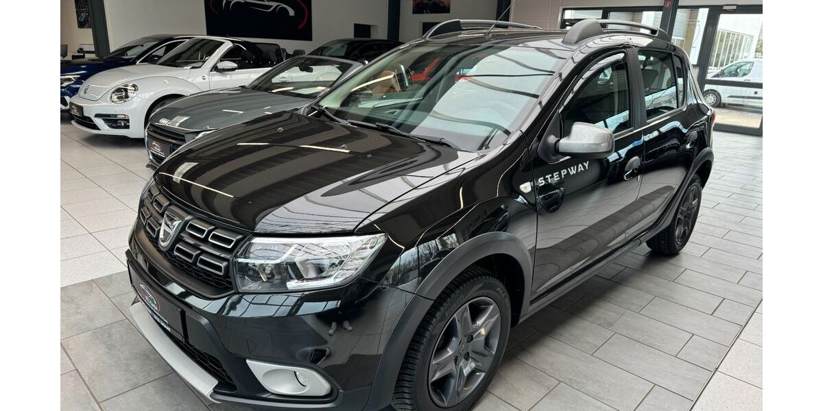 Dacia Sandero 94.000 km 8.650 &euro; Detmold 32758