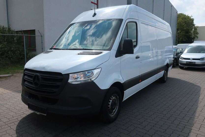 Mercedes-Benz Sprinter 391.763 km 15.900 € Hannover 30179