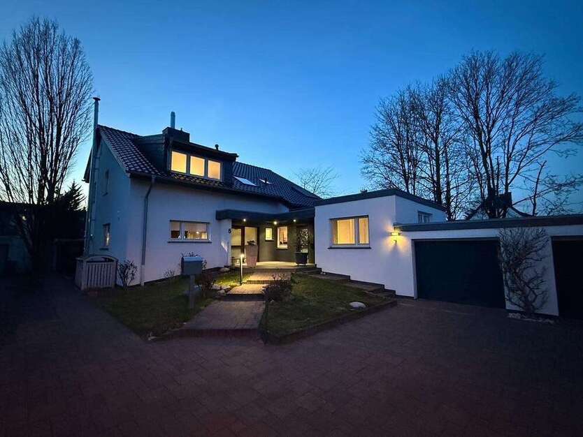 Haus zum Kaufen in Köln - Urbach 1.100.000 € 281 m²