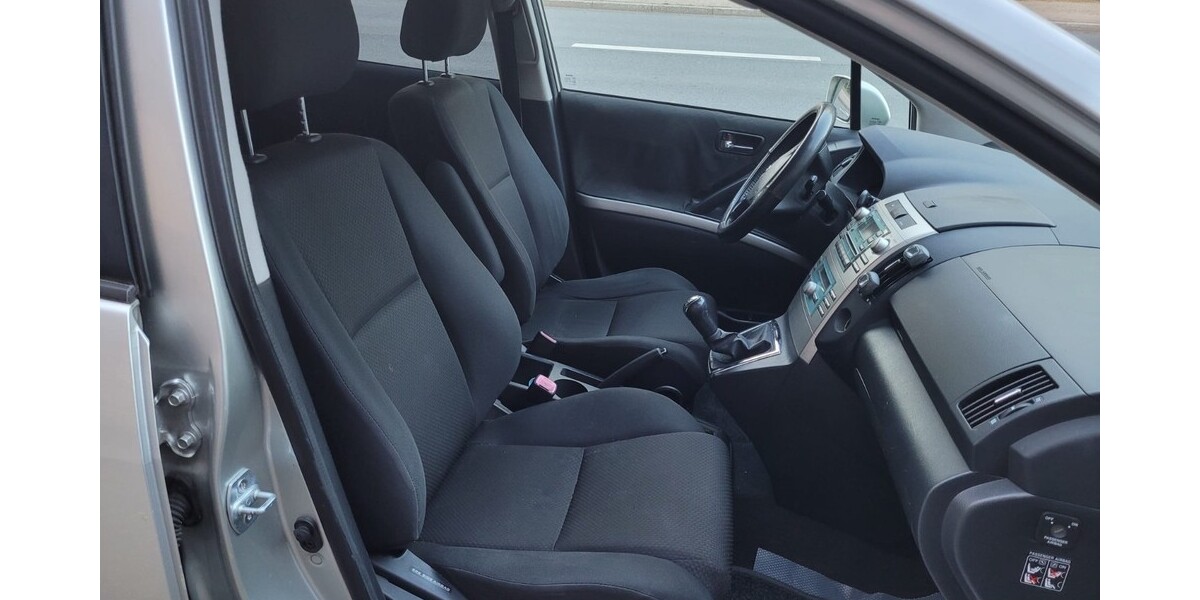 Toyota Corolla Verso 146.000 km 5.500 &euro; Krefeld 47798