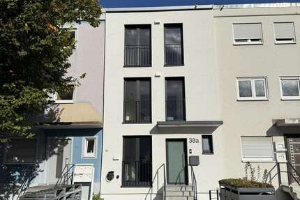 Haus Freiburg im Breisgau Haslach - 6 Zimmer, 160 m&sup2;, 3.250&euro; | Angebot:25373590