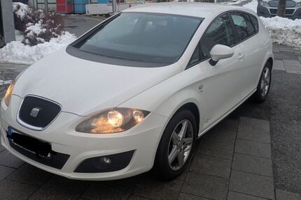 Seat Leon 131.500 km 4.900 &euro; München 81929