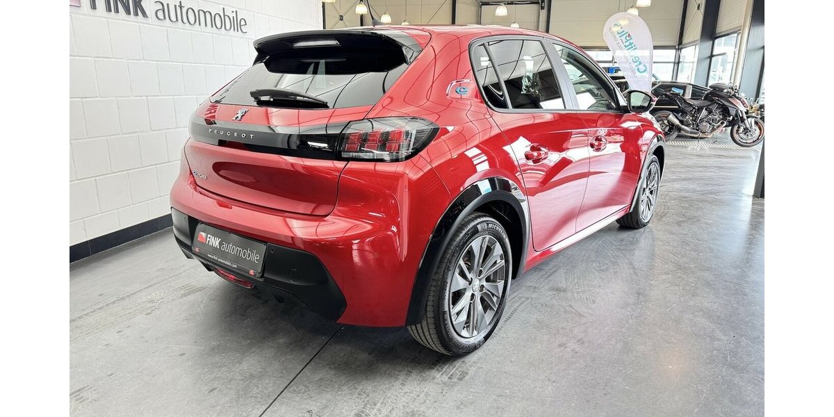 Peugeot 208 e- 136 Active Pack 1.Hand Carplay Sitzhzg 35.300 km 14.870 &euro; Lich 35423