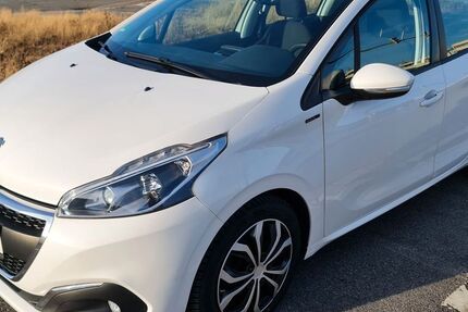 Peugeot 208 37.000 km 11.990 &euro; Bergkamen 59192