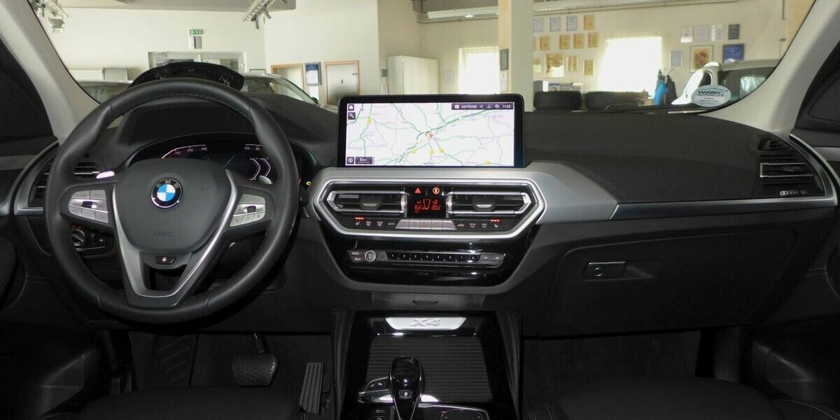 BMW X4 xDr 30d Std.Heiz,Pan-Dach,Echtleder NP:90.000 11.600 km 48.990 &euro; Landshut 84030