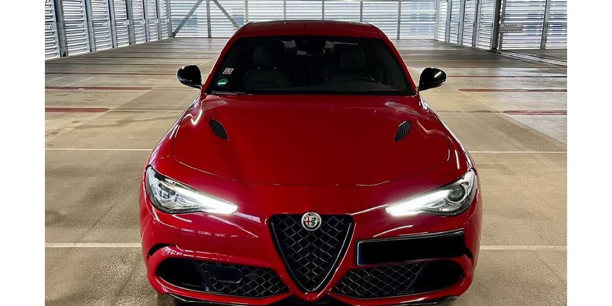 Alfa Romeo Giulia 39.500 km 60.900 &euro; Unterhaching 82008