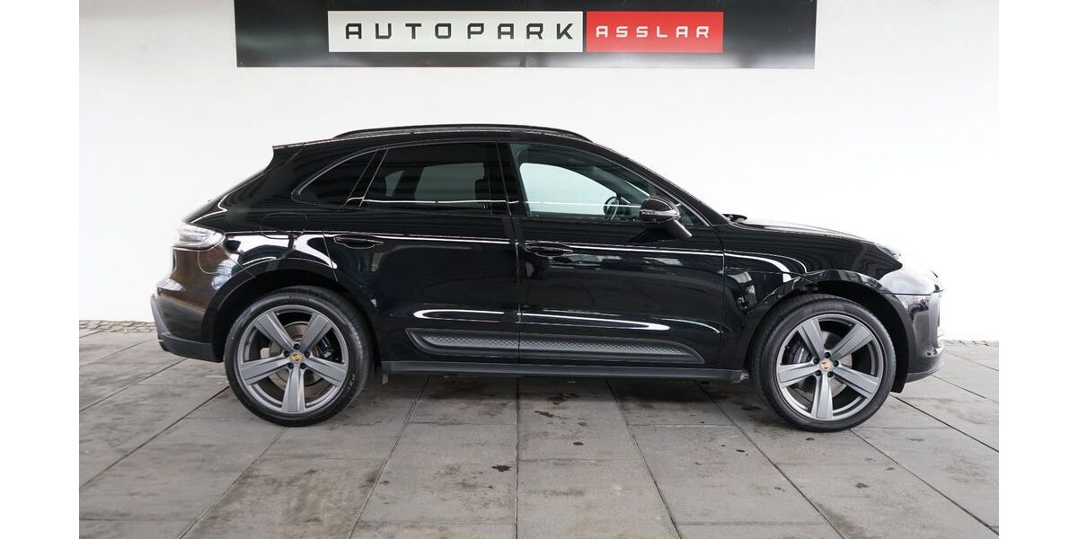 Porsche Macan 31.000 km 64.880 &euro; Asslar 35614