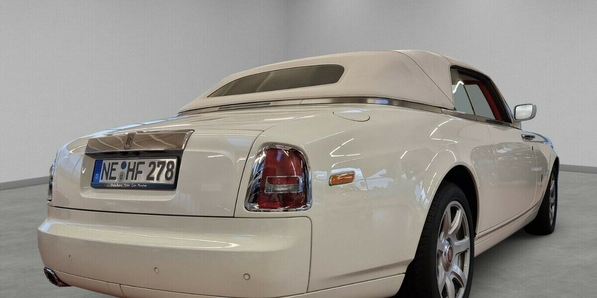 Rolls Royce Phantom Drophead Bespoke Spezial 21.800 km 195.000 € HAAN 42781