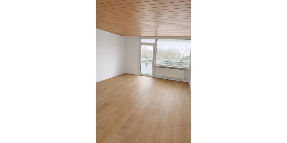 Etagenwohnung Niederwerrn - 3 Zimmer, 80 m&sup2;, 800&euro; | Angebot:25303508