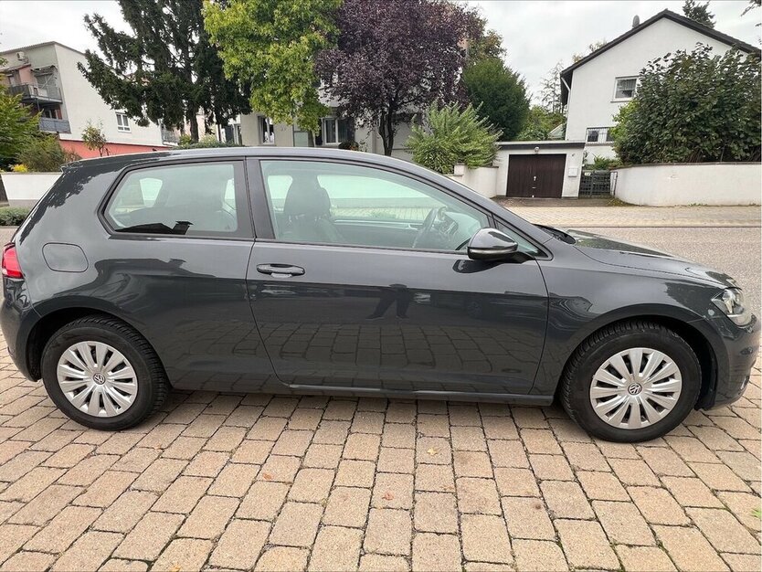 VW Golf 1.6 TDI VII. BMT Start-Stopp PDC 164.000 km 9.990 € Neckarsulm 74172