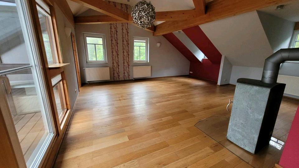 Dachgeschoßwohnung Saalfeld (Saale) - 4 Zimmer, 110 m&sup2;, 750&euro; | Angebot:26327528