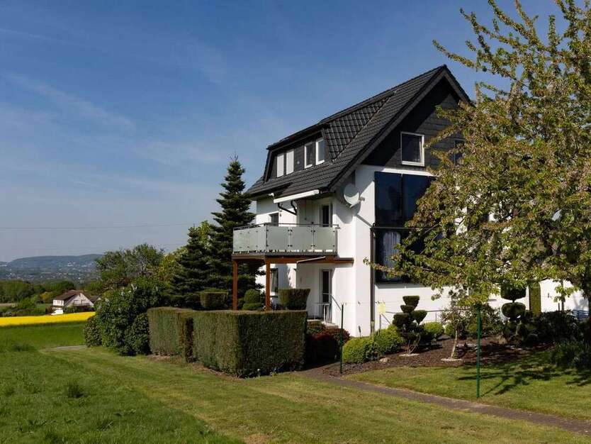 Haus zum Kaufen in Löhne 395.000 € 215 m²