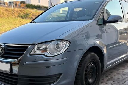 VW Touran 187.000 km 5.500 &euro; Wetzlar 35578