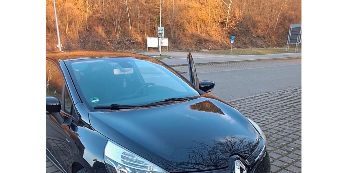 Renault Clio 135.000 km 5.399 &euro; Hechingen 72379