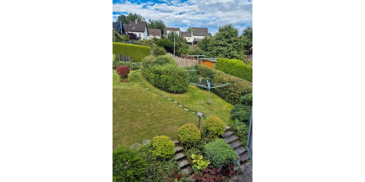 Vermiete gesamtes Haus mit separaten Eingängen mit DGNutzung 7 zimmer