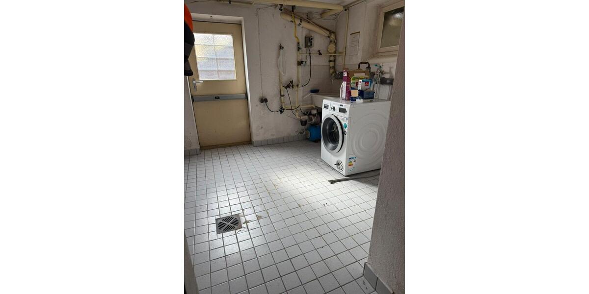 Doppelhaushälfte Bad Salzuflen - 8 Zimmer, 260 m&sup2;, 1.600&euro; | Angebot:26143853