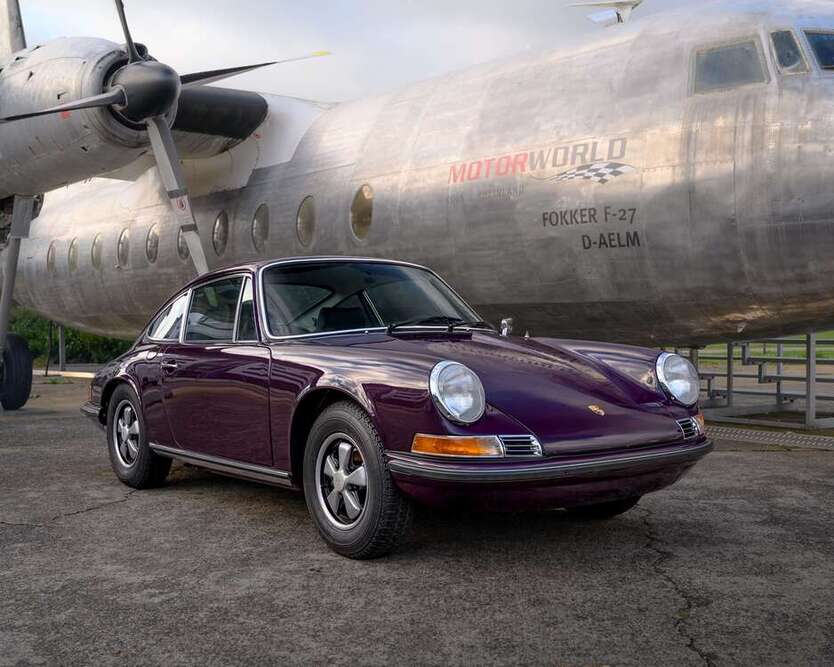 911